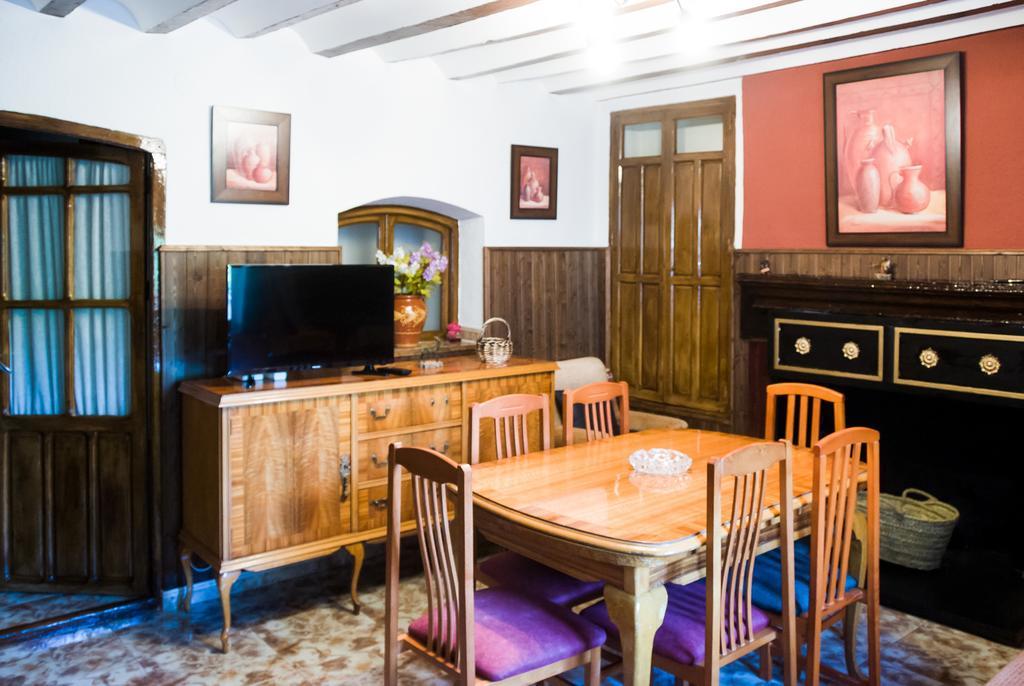Casa Felix Guest House เซกูรา เดลา เซียร์รา ภายนอก รูปภาพ